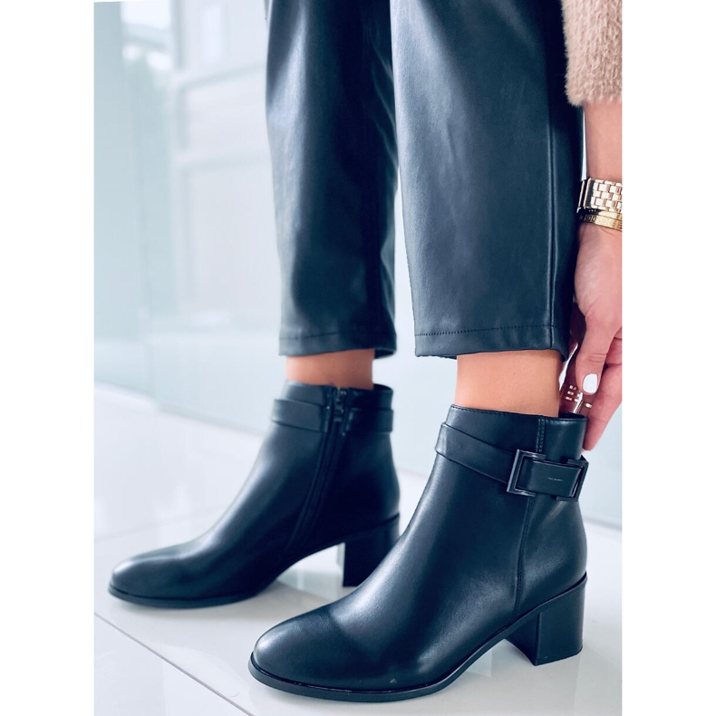 BM Černé kozačky na podpatku Dolores černá 2 BM Černé kozačky na podpatku Dolores černá 2