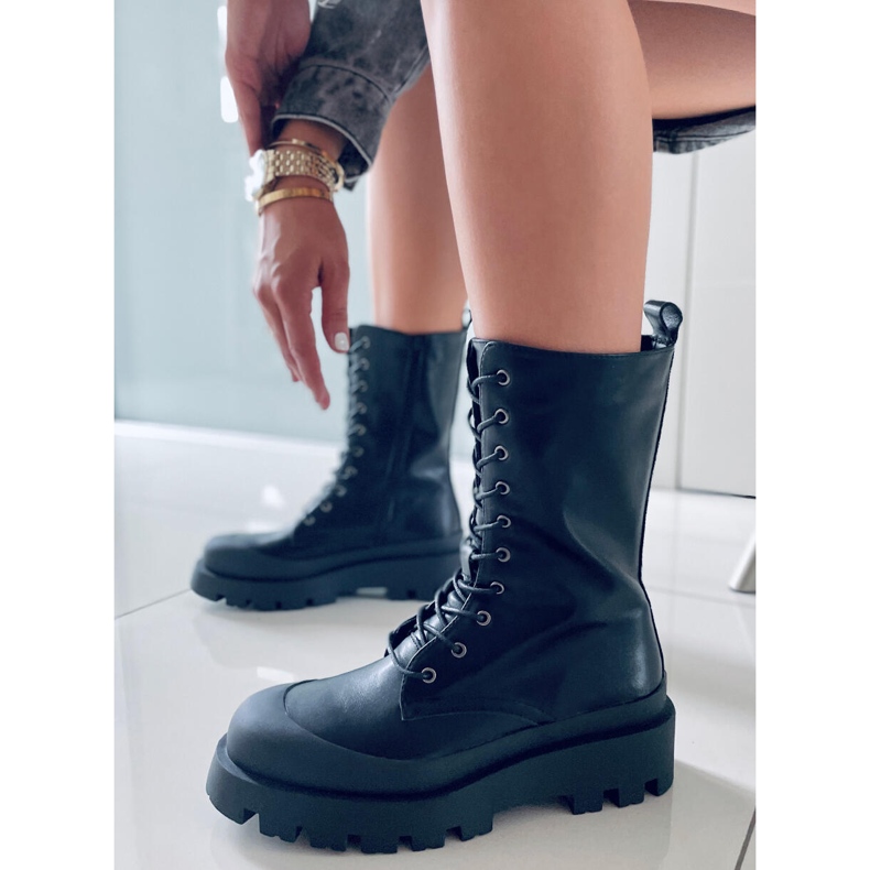 BM Knight Black šněrovací boty černá 1