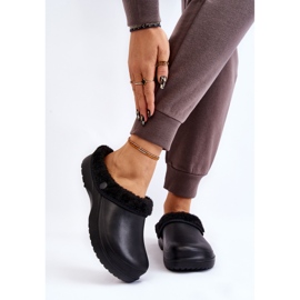 PM2 Dámské pěnové hřejivé pantofle Crocs Black Cova černá 1