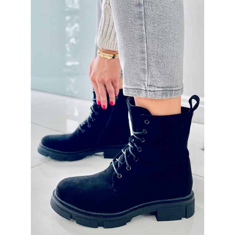 BM Turner Black šněrovačky černý 1