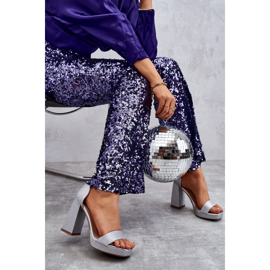 Lesklé Sandály Na Mohutném Stříbrném Podpatku Calmi stříbrný 1 Lesklé Sandály Na Mohutném Stříbrném Podpatku Calmi stříbrný 1