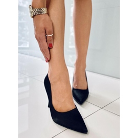 PA1 Lodičky na unikátním podpatku od Lesley Black černá 1 PA1 Lodičky na unikátním podpatku od Lesley Black černá 1