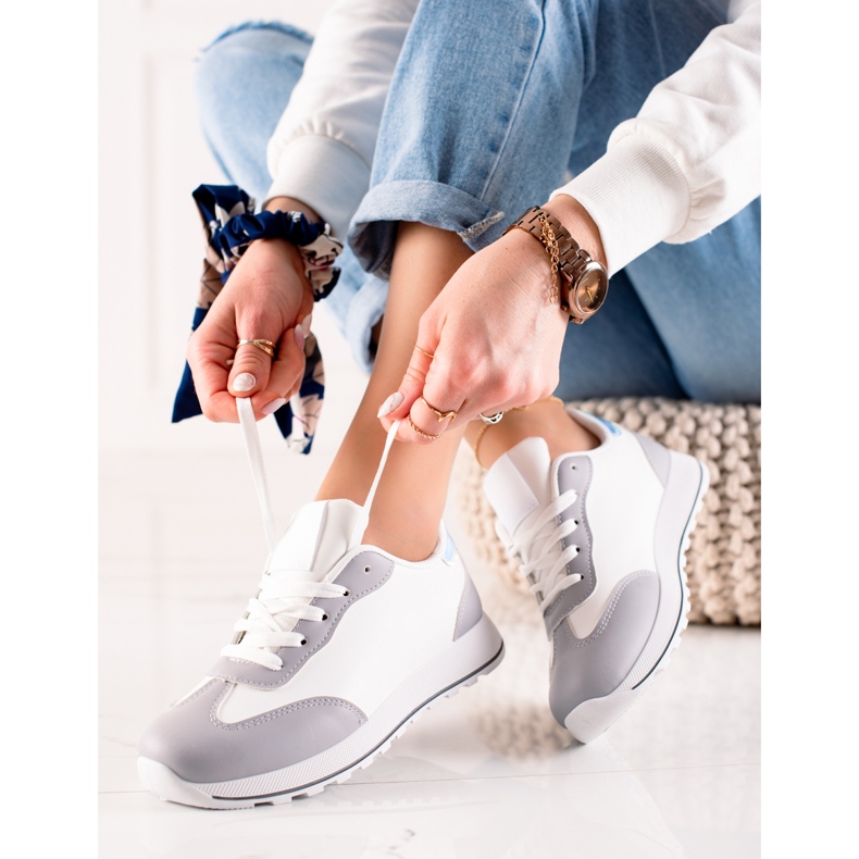 TRENDI Klasické sportovní boty vyrobené z eko kůže bílý šedá 1