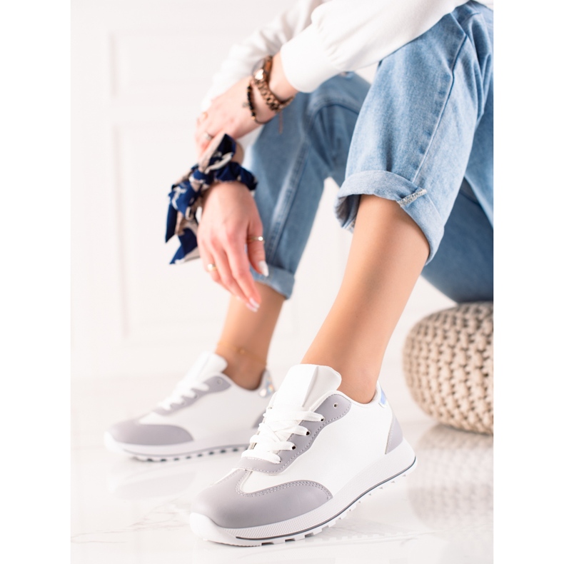 TRENDI Klasické sportovní boty vyrobené z eko kůže bílý šedá 2