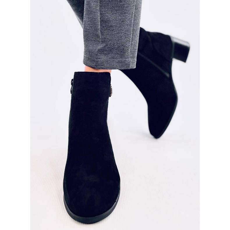 Kozačky na vysokém podpatku od Cyndi Black Suede černý 1