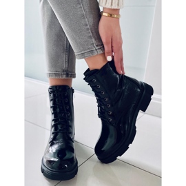 PA1 Lakované šněrovací kozačky značky Neil Black černý 1