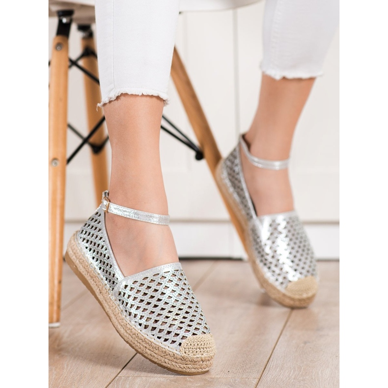 Gogo Prolamované espadrilky se sponou stříbro 2