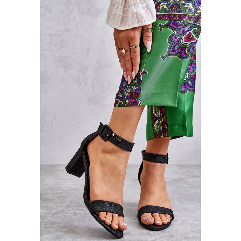 Lesklé sandály na podpatku Black Maxim černá 2