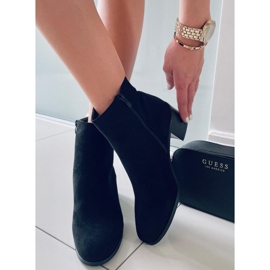 BM Klasické semišové kozačky Natina Black černá 1