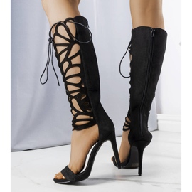 BM Černé sandály s ozdobným svrškem od Julio černá 1