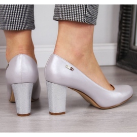 Lodičky na stříbrném perleťovém sloupku Sergio Leone stříbrný 2 Lodičky na stříbrném perleťovém sloupku Sergio Leone stříbrný 2