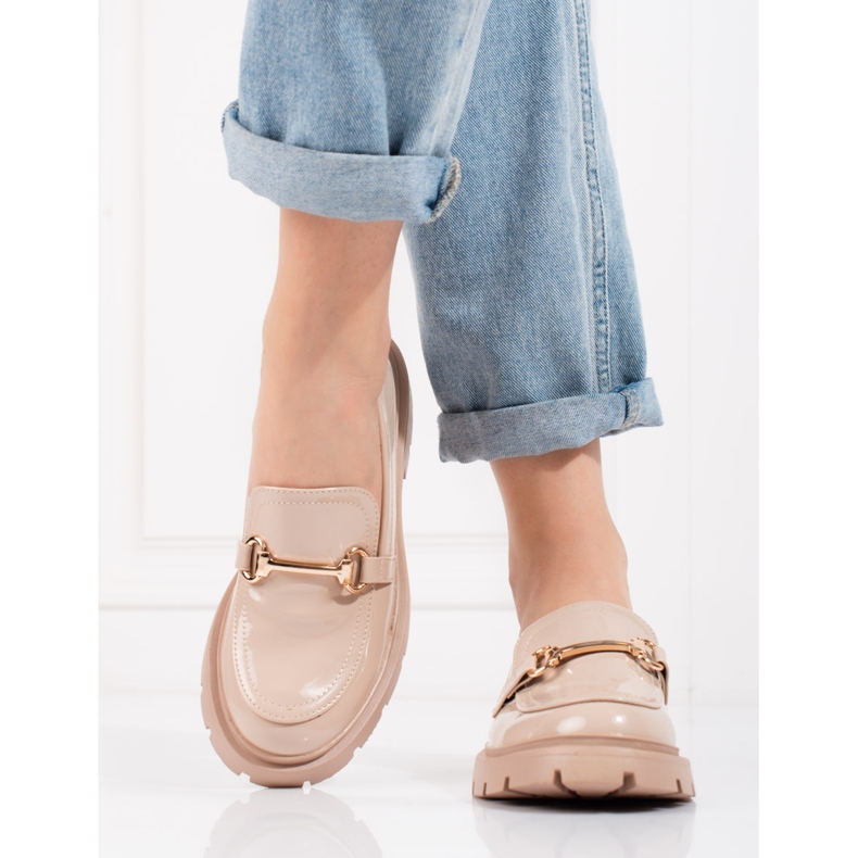 Béžové lakované boty Shelovet béžový 1