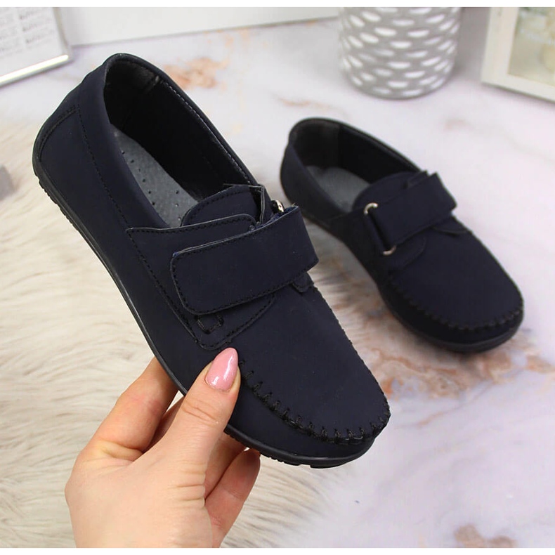 Chlapecké mokasíny se suchým zipem tmavě modrá Kornecki 6804 modrý 1