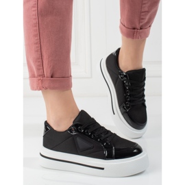 Dámské sportovní boty na platformě Shelovet černé barvy černá 2 Dámské sportovní boty na platformě Shelovet černé barvy černá 2