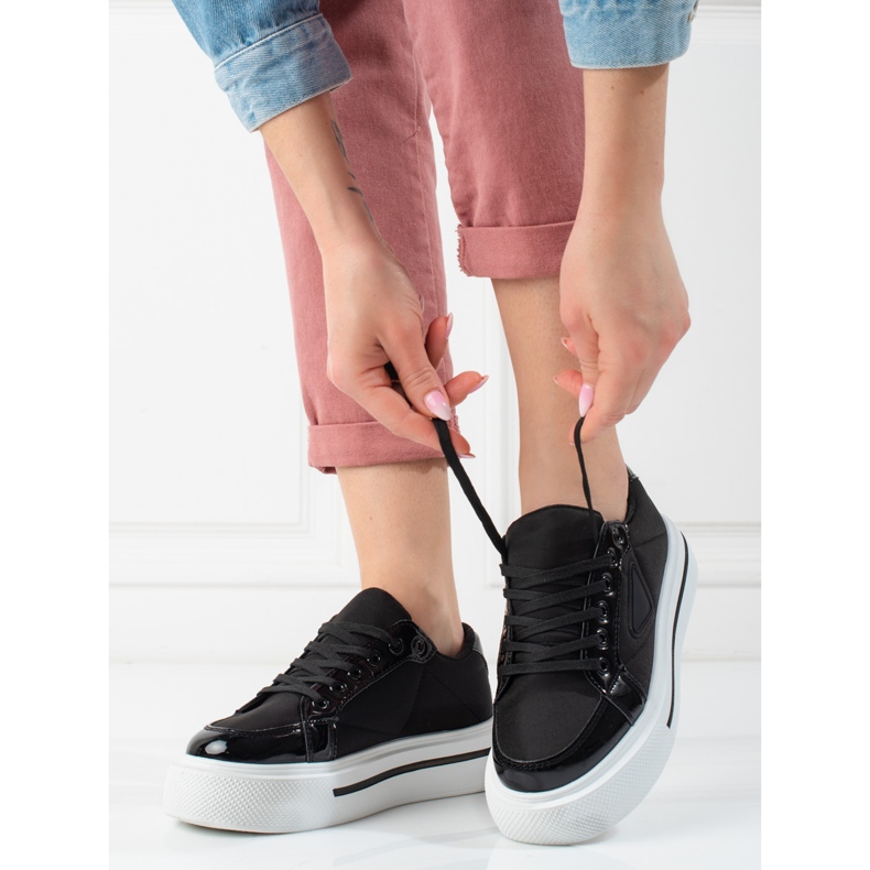 Dámské sportovní boty na platformě Shelovet černé barvy černá 1 Dámské sportovní boty na platformě Shelovet černé barvy černá 1