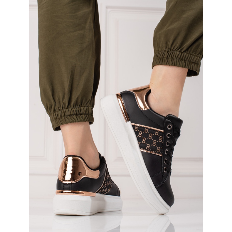 Černé sportovní boty na platformě Shelovet černá 2