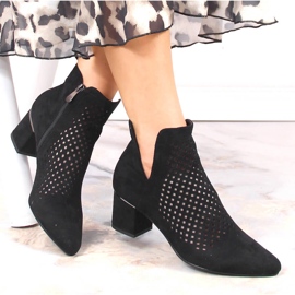 Dámské černé prolamované semišové boty Vinceza 10892 černá 1