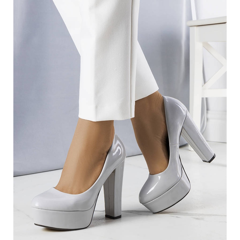 BM Šedé lodičky na vysokém podpatku od Kari šedá 1