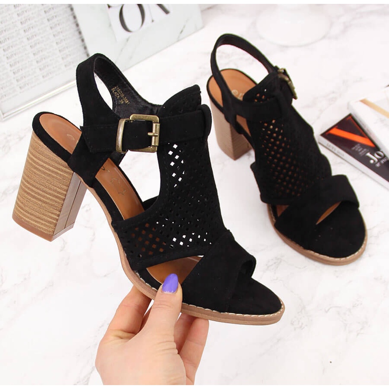 Dámské sandály postavené na černém sloupku eVento černá 2