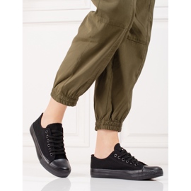 Klasické černé dámské tenisky černý 1