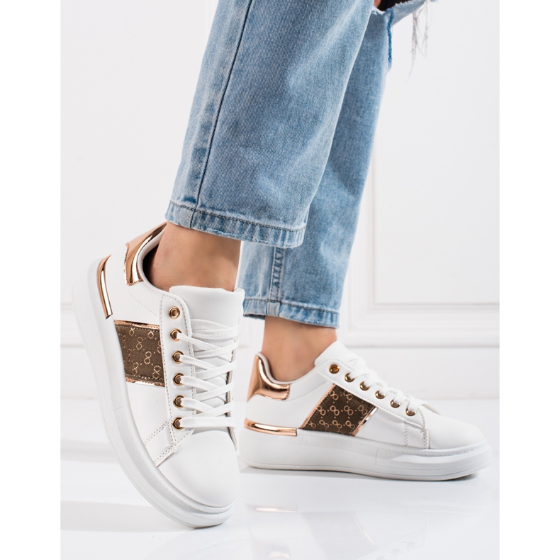 Sportovní boty na platformě bílé barvy Shelovet bílý 1