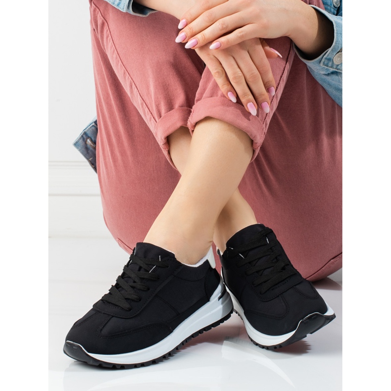 Dámské lehké sportovní boty Shelovet černé barvy černá 1