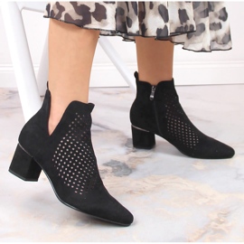 Dámské černé prolamované semišové boty Vinceza 10892 černá 2