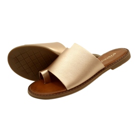 Zlaté pantofle Evento 22SD35-4586 Gold zlatý 3 Zlaté pantofle Evento 22SD35-4586 Gold zlatý 3