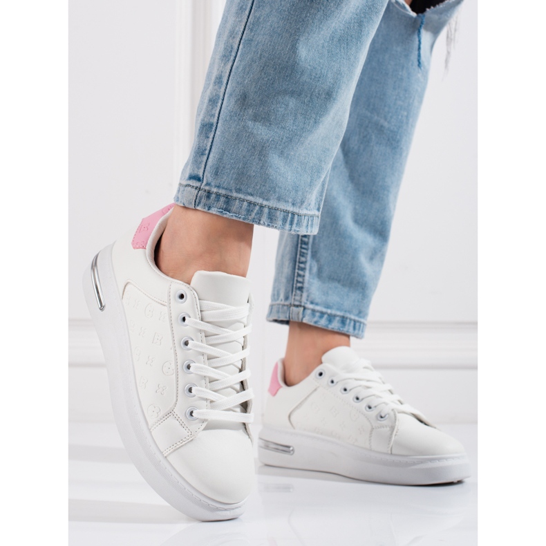 Dámské bílé sportovní boty Shelovet se vzorem bílý 1