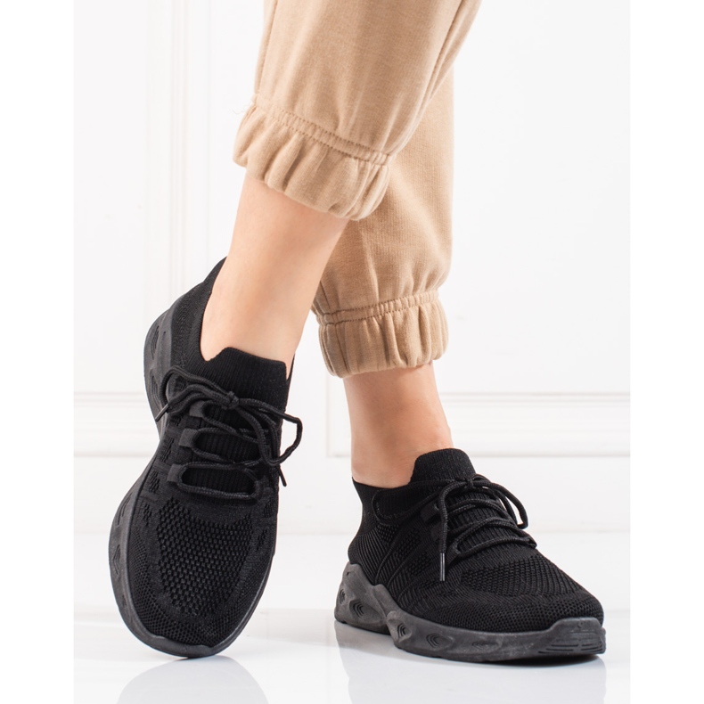 Černé textilní sportovní boty Shelovet černá 2