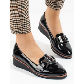 W. Potocki Dámské lakované boty na nízkém klínku značky Potocki černá 2