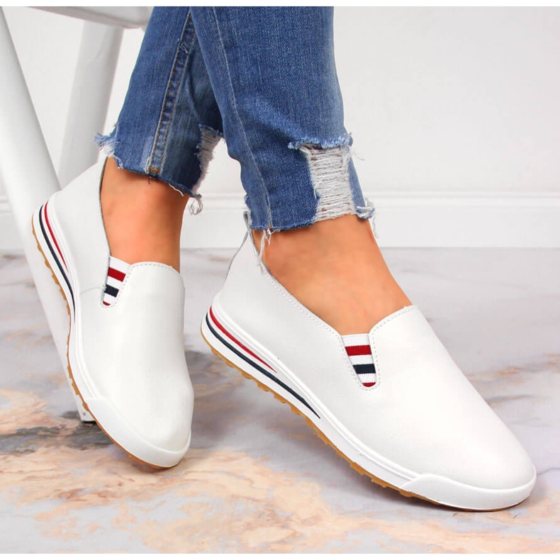 Bílé dámské kožené slip-on tenisky Filippo DP3510 bílý 1 Bílé dámské kožené slip-on tenisky Filippo DP3510 bílý 1