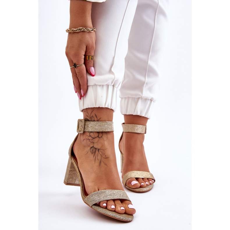 PS1 Lesklé zlaté sandály na podpatku Maxim zlatý 1