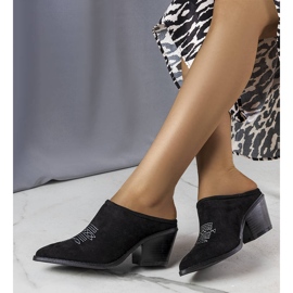 Černé skluzavky se zabudovanou přední částí od Lindy černá 1