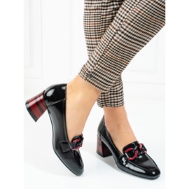 Dámské černé lodičky Vinceza s řetízkem černá 1