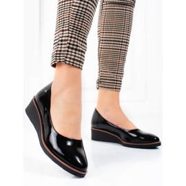 Černé dámské lodičky na klínku Vinceza černá 1