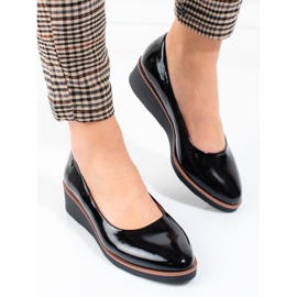 Černé dámské lodičky na klínku Vinceza černá 2