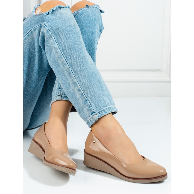 Dámské béžové lodičky na klínku Vinceza béžový 2 Dámské béžové lodičky na klínku Vinceza béžový 2