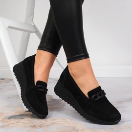 Kožené mokasíny Filippo DP3632 na klínku s řetízkem černá 1