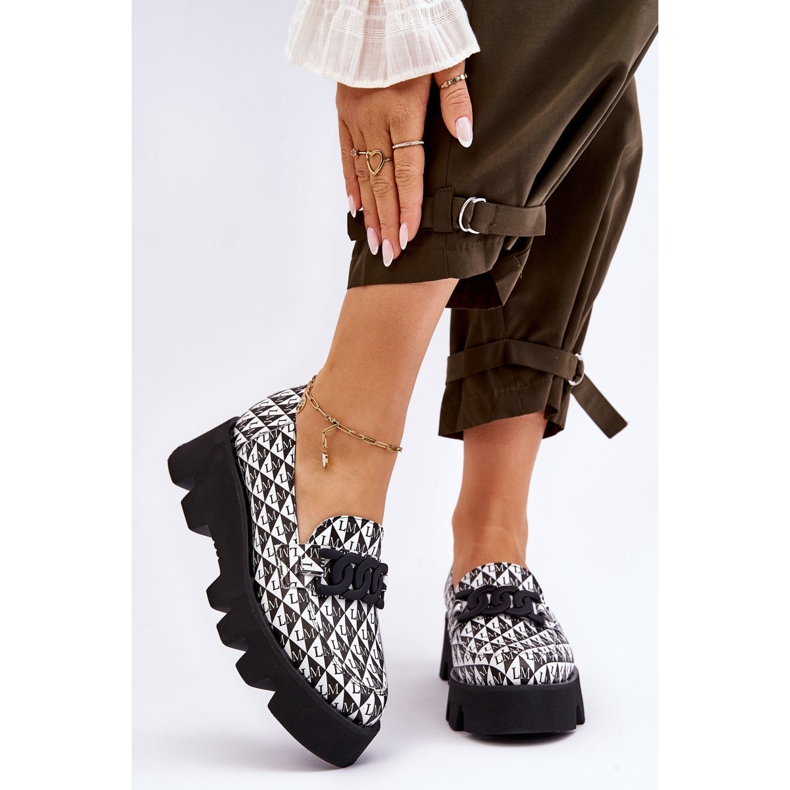 Mokasíny na masivní platformě Laura Messi 2601 černá a bílá bílý 1