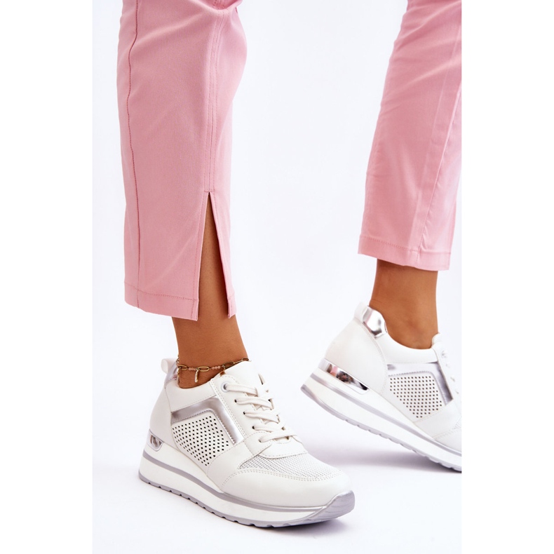 PG1 Bílé kožené sportovní boty Braylen s nízkým klínem bílý 2 PG1 Bílé kožené sportovní boty Braylen s nízkým klínem bílý 2