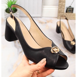 Černé dámské sandály na sloupku eVento 5480 černá 1