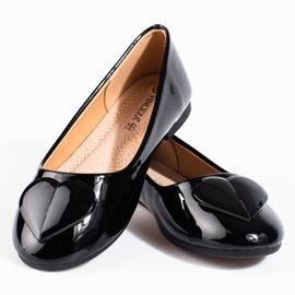 Dětské bílé balerínky Vinceza se srdíčkem černý 1