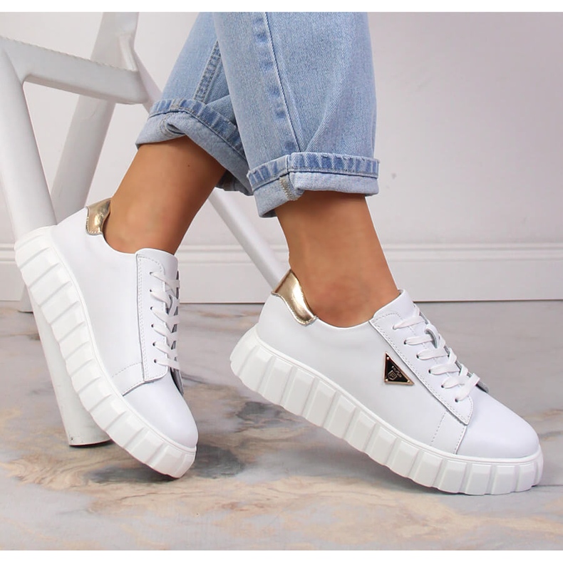 Dámské kožené boty na platformě bílé Filippo DP4138/23 bílý 1