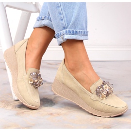 Dámské kožené mokasíny na klínku s béžovými krystaly Filippo DP4563/23 1