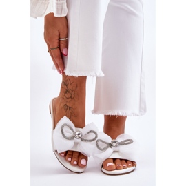 Dámské pantofle s mašlí a kamínky bílá Jolene bílý 1
