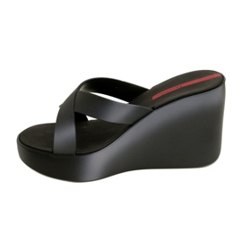 Pantofle na klínku Ipanema 83423 Colore Fem AI975 Black/Grey černý 2