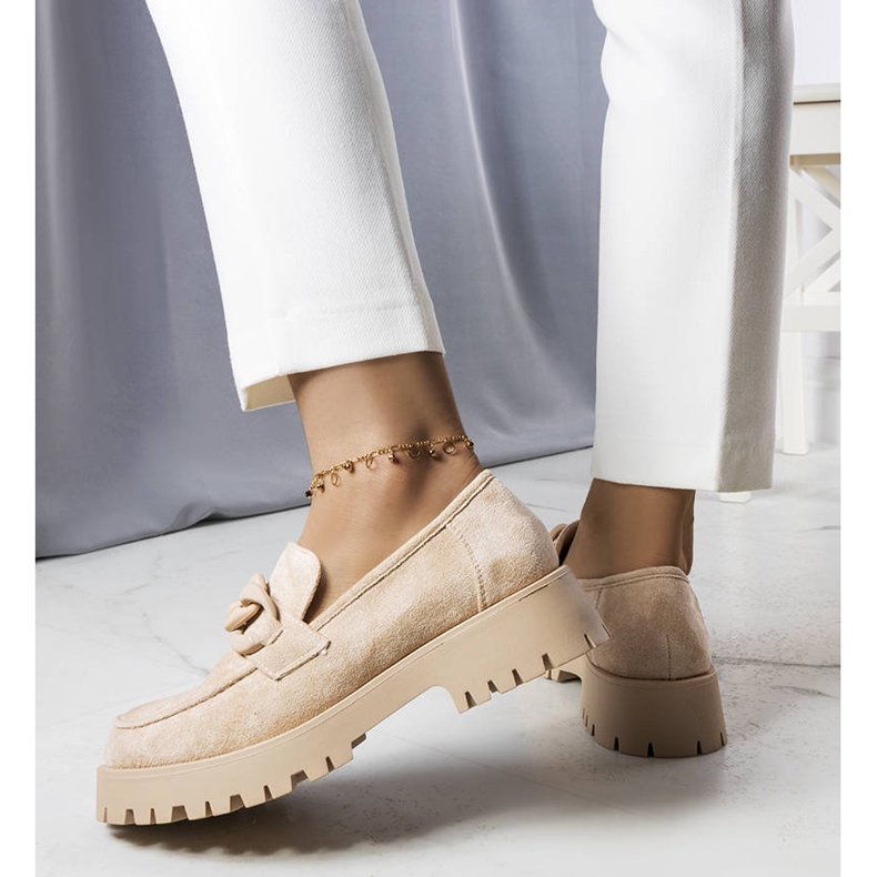 PA1 Béžové lordy zdobené řetízkem Arpin béžový 2