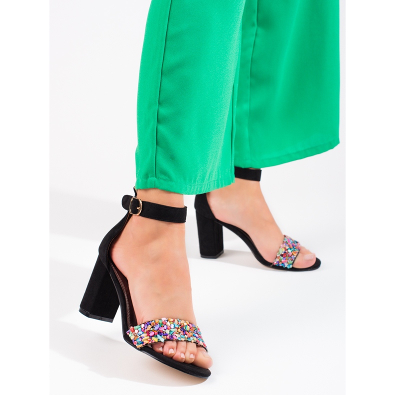 Elegantní černé sandály s korálky od Shelovet černá 1