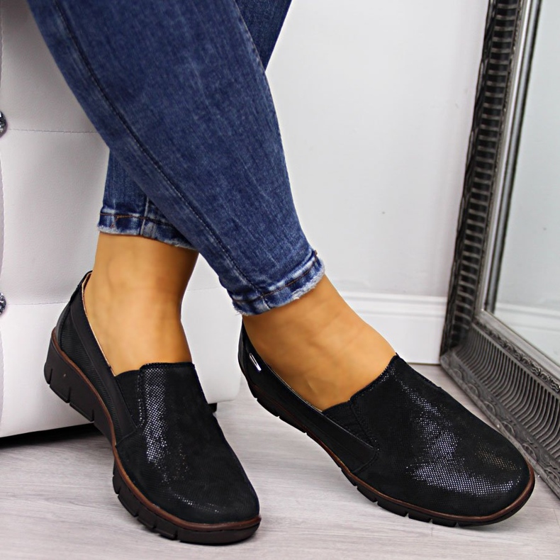 Kožené dámské boty, nazouvací černé Helios 350 černá 1